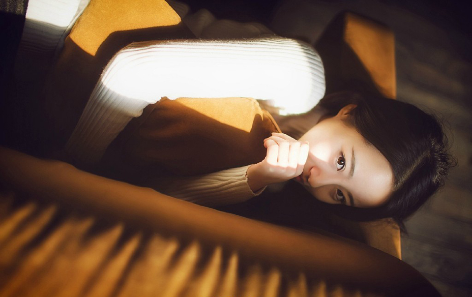 情愿让日子过得忙迫，也不要让日子过得无聊。——罗兰